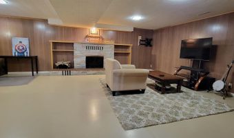 715 S Dodge St, Algona, IA 50511