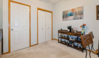 528 Kelsey Ln, Altoona, IA 50009