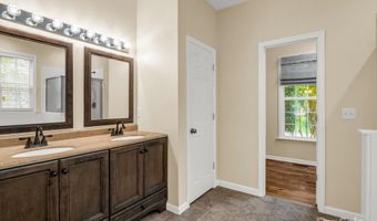 24 Yorktown Cir, Arden, NC 28704