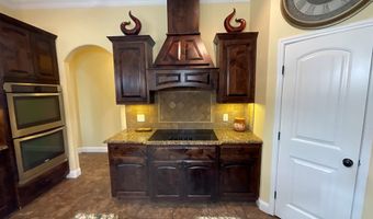 1622 Red Oak Ln, Andrews, TX 79714