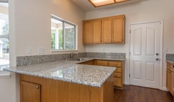 1747 Eardley Ave, Santa Rosa, CA 95401