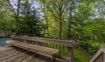 160 Pelican Rd, Middletown, NJ 07748