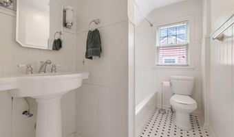 35 Brevoort Rd, Columbus, OH 43214