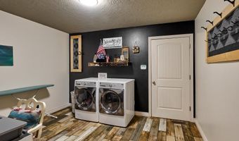 9293 BROADACRES Rd NE, Aurora, OR 97002