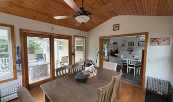 7 School St, Burlington, CT 06013