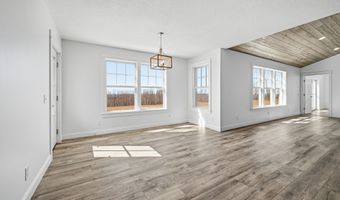87 Yorktown Rd, Albion, ME 04910