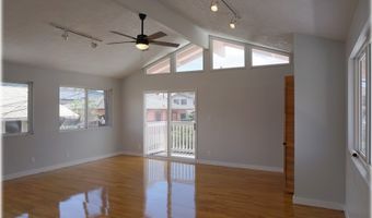 1009 Rawlins Ln, Honolulu, HI 96817