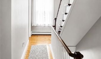 30 Gibson Ave, Narragansett, RI 02882