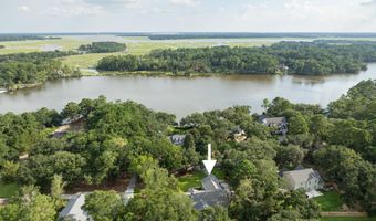 9 Bajala Dr E, Beaufort, SC 29907