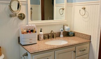 129 Summit St, Baileyville, ME 04694