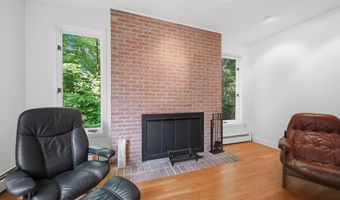 10 Eaton Rd, Amherst, NH 03031