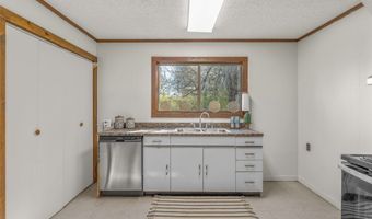 203 Thomas Rd, Athens, LA 71003