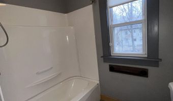 58-60 Frost Pl, Brattleboro, VT 05301