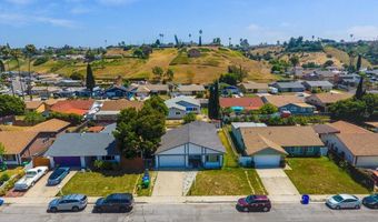 7495 San Vicente St, San Diego, CA 92114
