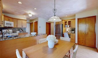 40 Phenix Ridge Dr, Cranston, RI 02921