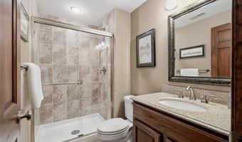 522 Arbor Meadow Dr, Ballwin, MO 63021