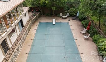 16 Canterbury Dr, Arden, NC 28704