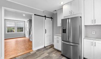 1400 S BARTON St 425, Arlington, VA 22204