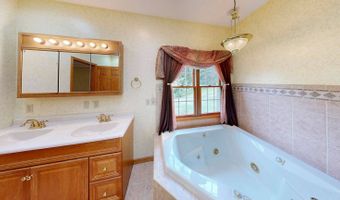 136 Lock Ln, Alum Creek, WV 25003