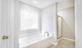 355 Old Oak, Macon, GA 31216