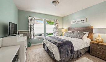 2214 McCall Dr, Ashland, OR 97520