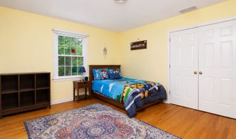 6 Valley Ct, Bethel, CT 06801