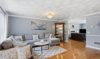 23 BERNON Dr, Lincoln, RI 02865