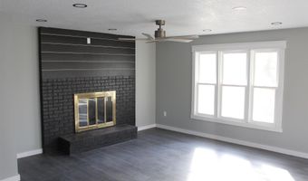 205 Woodlyn Way, Algona, IA 50511