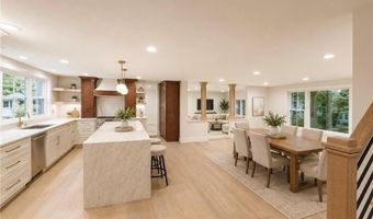 61 Applegate Rd, Cranston, RI 02920
