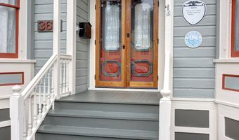369 37th St, Astoria, OR 97103