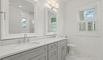 37 Park Sq S, Beaufort, SC 29907