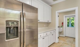 109 Bay Colony Way, Apalachicola, FL 32320