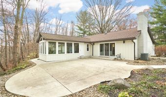 755 Sand Run Rd, Akron, OH 44313