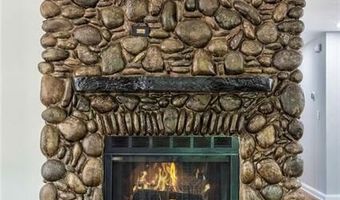 100 Little Rdg, Berkeley Lake, GA 30096