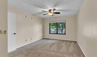 3305 Colonial Ct, Augusta, KS 67010