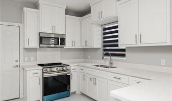 904 Deluxe St, Alamo, TX 78573