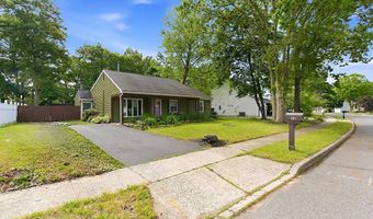 26 Ravenwood Blvd, Barnegat, NJ 08005