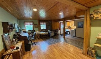 827 Wolf Creek Ln, Appomattox, VA 24522