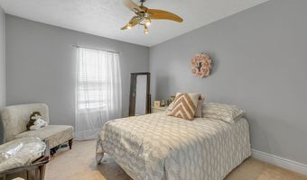 2017 S Trillium Dr, Aliquippa, PA 15001