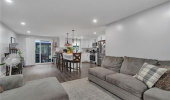 8 Gale Ct, North Providence, RI 02904