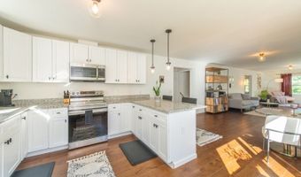 72 Lakeside Dr NW, Alloway, NJ 07461