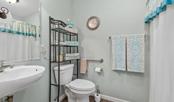 1911 Greyson Dr, Auburn, IN 46706