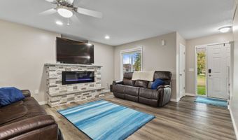 5012 NE Innsbruck Dr, Ankeny, IA 50021