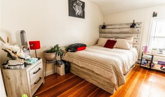 131 Roma St, East Providence, RI 02914