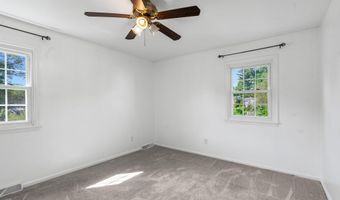 19 Midway Dr, Albany, NY 12205