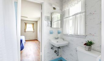 6115 LONE OAK Dr, Bethesda, MD 20817