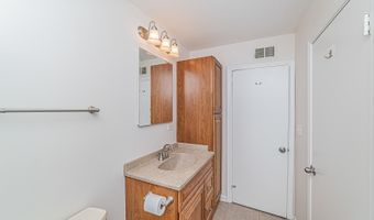 1417 N Wilke Rd, Arlington Heights, IL 60004