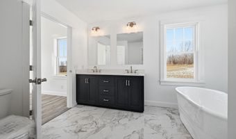87 Yorktown Rd, Albion, ME 04910