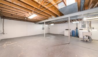 352 Country Ln, Algonquin, IL 60102