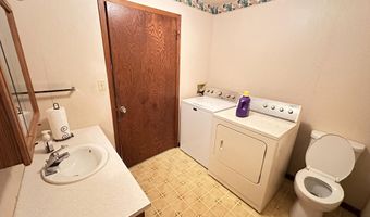 1215 NE 24th Ave, Aberdeen, SD 57401
